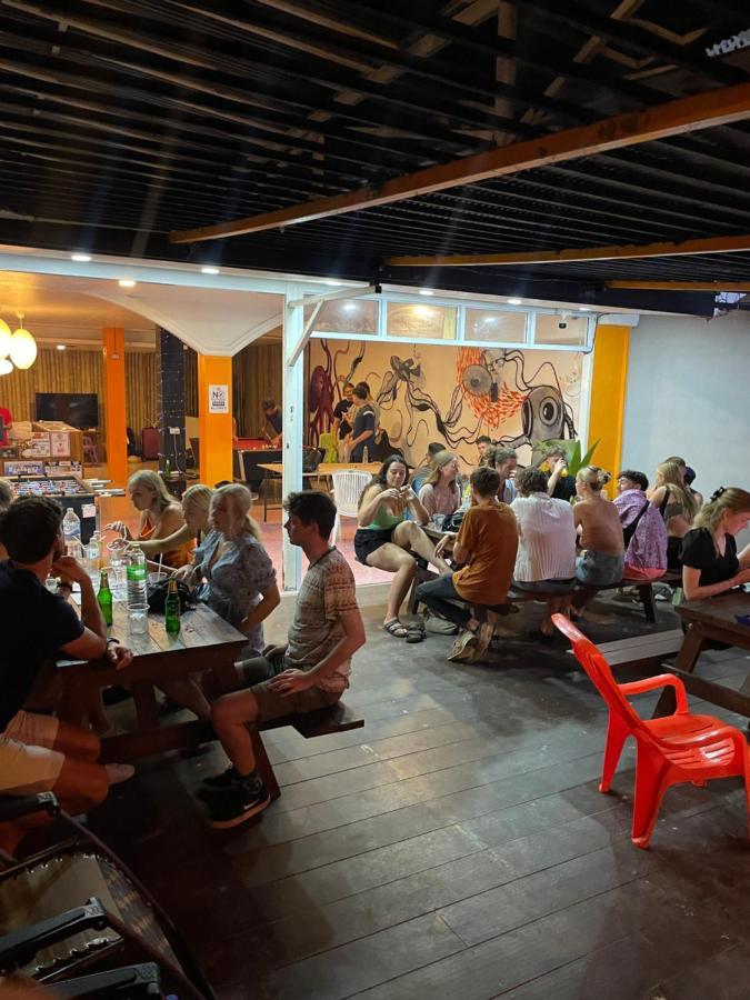 Hostel Revolution Ko Tao Zewnętrze zdjęcie